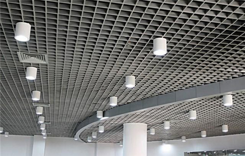 定制加工铝格栅吊顶的装饰效果与建筑应用